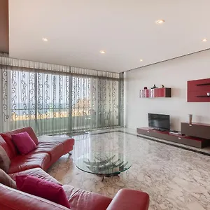 Apartment Spacious Seafront With Living, Sofa, Wifi & Ac By 360 Estates, Sliema